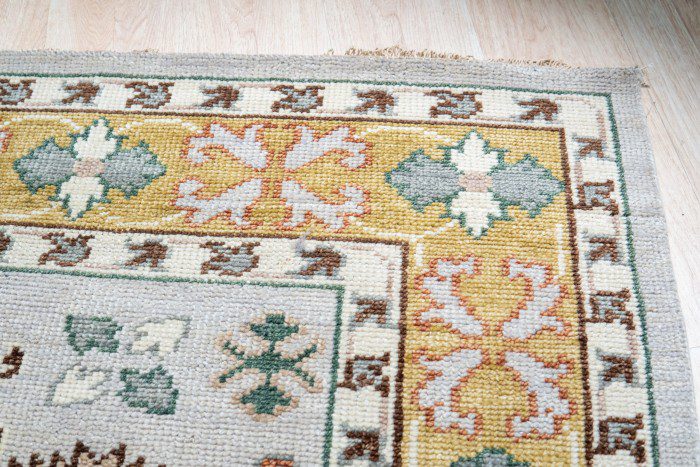 Hand knotted area rugs