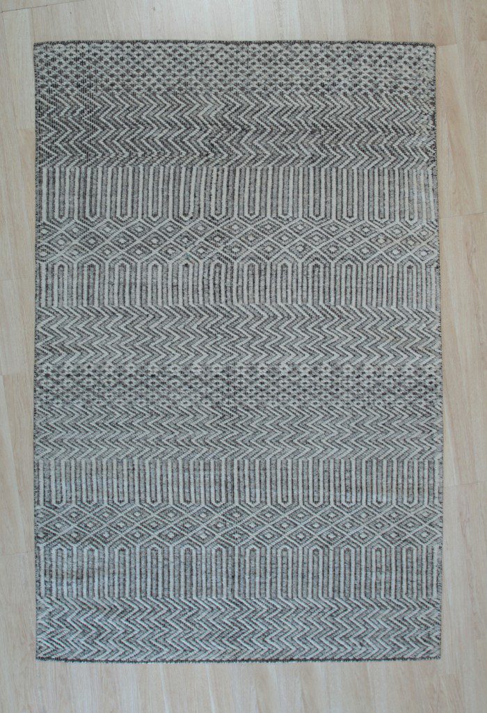 Hand knotted area rugs