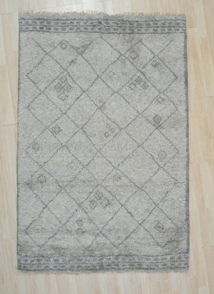 Hand knotted area rugs